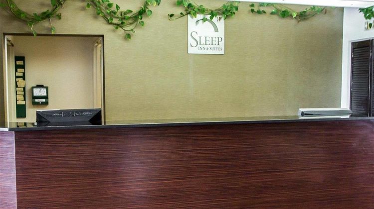 Sleep Inn and Suites Niantic North Lobby