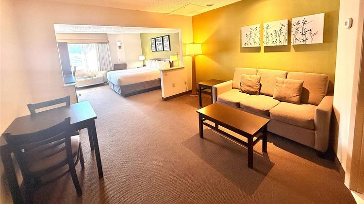 Sleep Inn and Suites Niantic North Suite