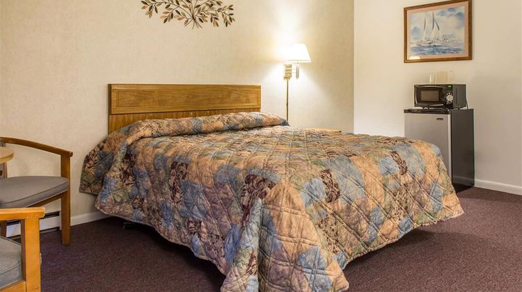 Rodeway Inn Room