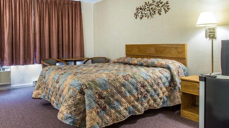 Rodeway Inn Room