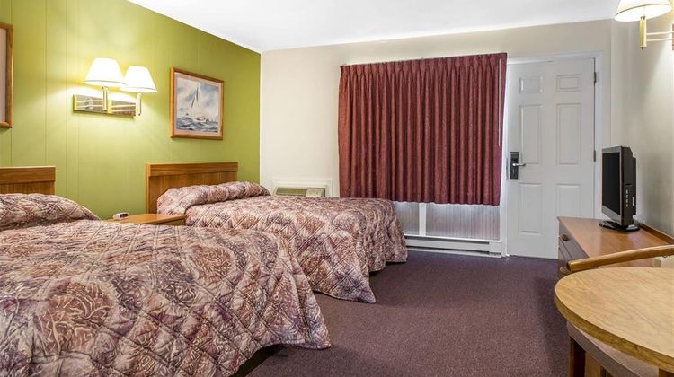 Rodeway Inn Room
