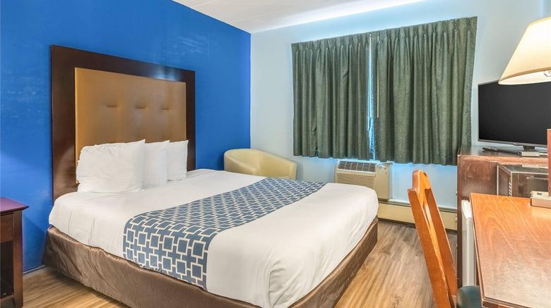 <b>Econo Lodge Inn & Suites Room</b>. Images powered by <a href="https://iceportal.shijigroup.com/" title="IcePortal" target="_blank">IcePortal</a>.