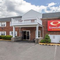 Econo Lodge Inn & Suites