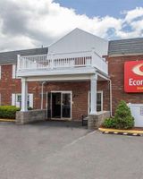 Econo Lodge Inn & Suites