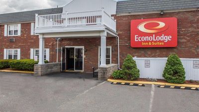 Econo Lodge Inn & Suites