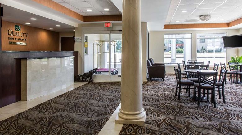 <b>Quality Inn & Suites Lobby</b>. Images powered by <a href="https://iceportal.shijigroup.com/" title="IcePortal" target="_blank">IcePortal</a>.