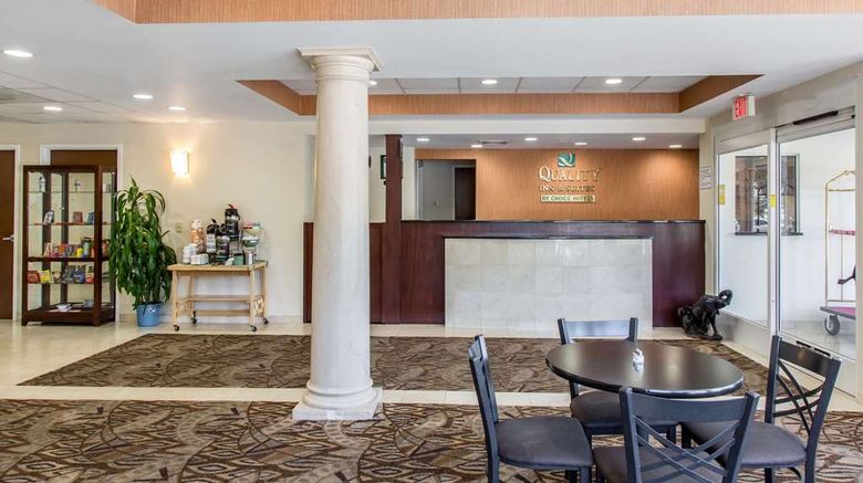 <b>Quality Inn & Suites Lobby</b>. Images powered by <a href="https://iceportal.shijigroup.com/" title="IcePortal" target="_blank">IcePortal</a>.