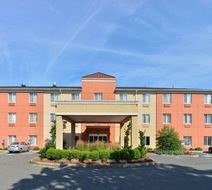 Quality Suites Stratford Exterior