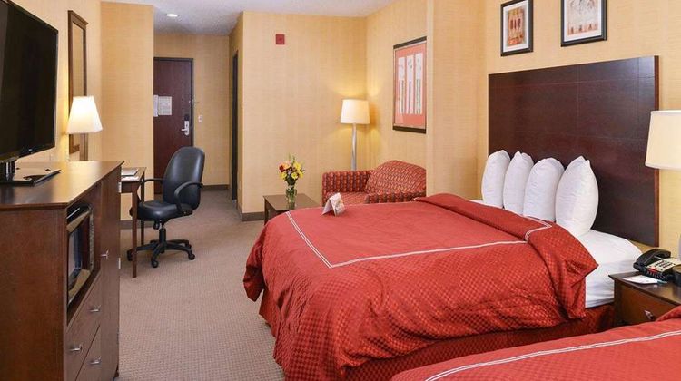 Quality Suites Stratford Suite