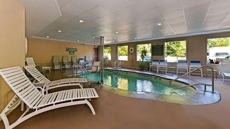Quality Suites Stratford Pool