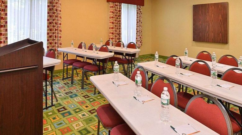 <b>Quality Suites Stratford Meeting</b>. Images powered by <a href="https://iceportal.shijigroup.com/" title="IcePortal" target="_blank">IcePortal</a>.