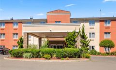 Quality Suites Stratford