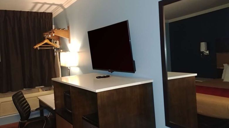 <b>Econo Lodge Milldale-Southington Room</b>. Images powered by <a href="https://iceportal.shijigroup.com/" title="IcePortal" target="_blank">IcePortal</a>.