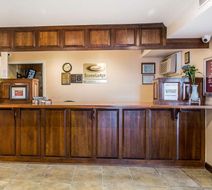 Econo Lodge Milldale-Southington Lobby