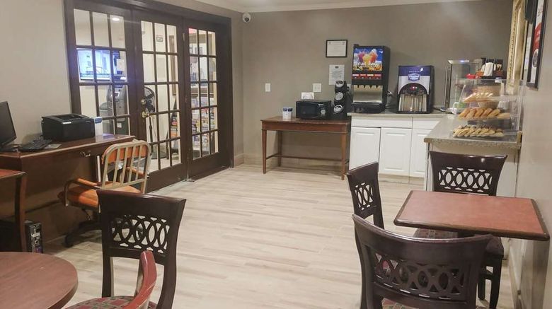 <b>Econo Lodge Milldale-Southington Restaurant</b>. Images powered by <a href="https://iceportal.shijigroup.com/" title="IcePortal" target="_blank">IcePortal</a>.