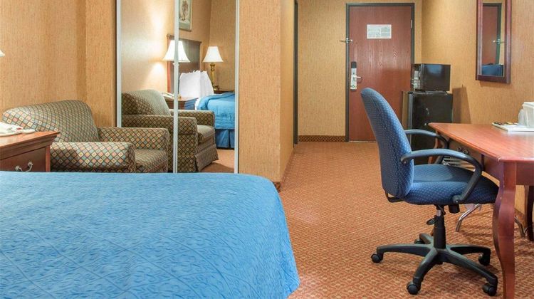 Quality Inn & Suites Room
