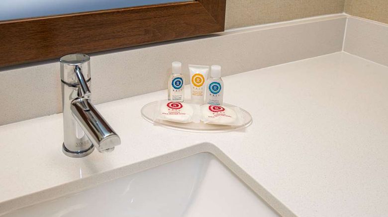 <b>Comfort Inn Naugatuck Shelton Suite</b>. Images powered by <a href="https://iceportal.shijigroup.com/" title="IcePortal" target="_blank">IcePortal</a>.