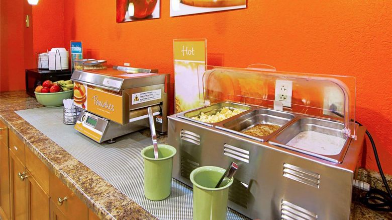 <b>Quality Inn Restaurant</b>. Images powered by <a href="https://iceportal.shijigroup.com/" title="IcePortal" target="_blank">IcePortal</a>.