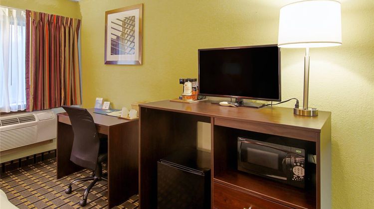 Quality Inn Room