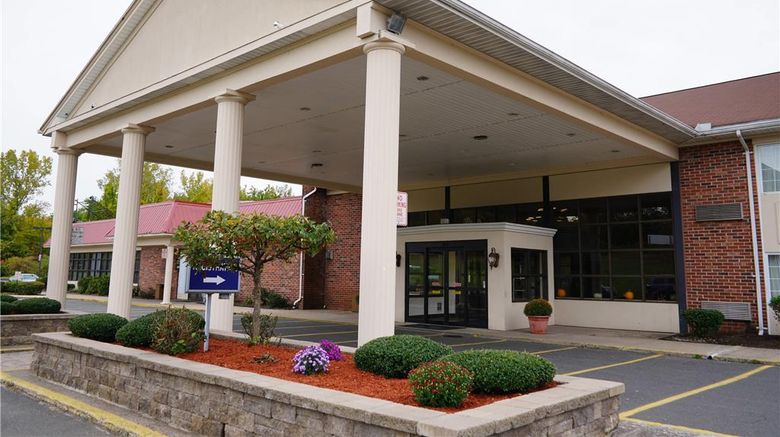 <b>Rodeway Inn & Suites, East Windsor Exterior</b>. Images powered by <a href="https://iceportal.shijigroup.com/" title="IcePortal" target="_blank">IcePortal</a>.