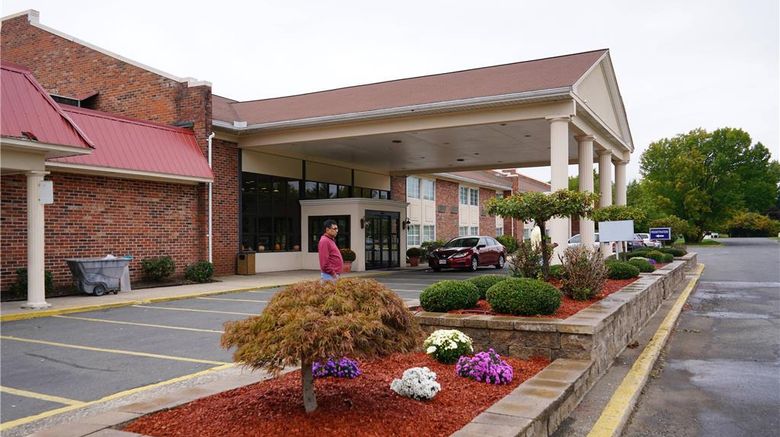 <b>Rodeway Inn & Suites, East Windsor Exterior</b>. Images powered by <a href="https://iceportal.shijigroup.com/" title="IcePortal" target="_blank">IcePortal</a>.