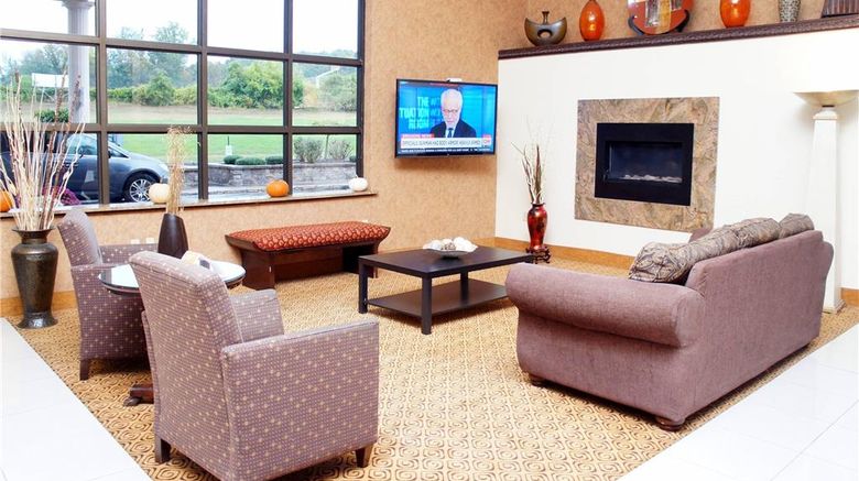 <b>Rodeway Inn & Suites, East Windsor Lobby</b>. Images powered by <a href="https://iceportal.shijigroup.com/" title="IcePortal" target="_blank">IcePortal</a>.