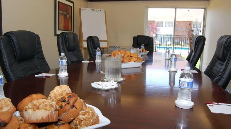 <b>Rodeway Inn & Suites, East Windsor Meeting</b>. Images powered by <a href="https://iceportal.shijigroup.com/" title="IcePortal" target="_blank">IcePortal</a>.