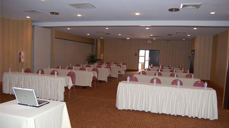 <b>Rodeway Inn & Suites, East Windsor Meeting</b>. Images powered by <a href="https://iceportal.shijigroup.com/" title="IcePortal" target="_blank">IcePortal</a>.