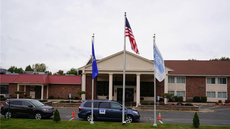 Rodeway Inn & Suites, East Windsor Exterior