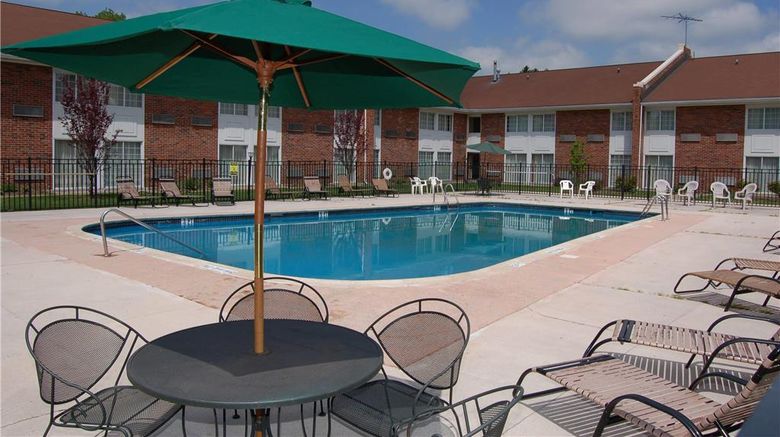 <b>Rodeway Inn & Suites, East Windsor Pool</b>. Images powered by <a href="https://iceportal.shijigroup.com/" title="IcePortal" target="_blank">IcePortal</a>.