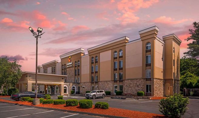 Comfort Inn & Suites Exterior