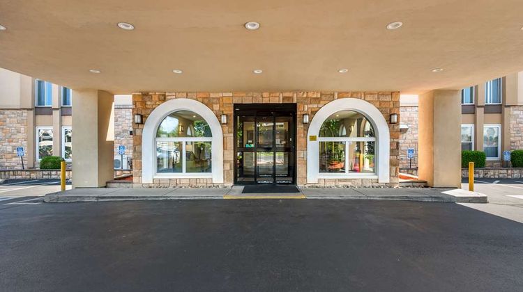 Comfort Inn & Suites Exterior
