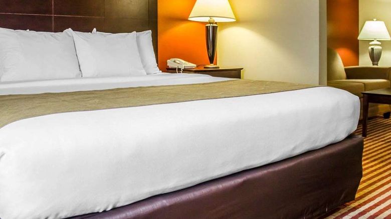 <b>Comfort Inn & Suites Dayville Suite</b>. Images powered by <a href="https://iceportal.shijigroup.com/" title="IcePortal" target="_blank">IcePortal</a>.