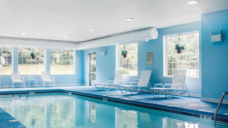 Comfort Inn & Suites Dayville Pool