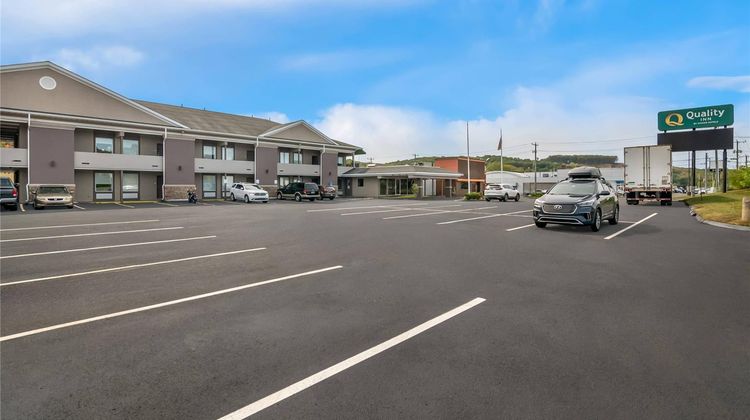 Quality Inn Waterbury Exterior