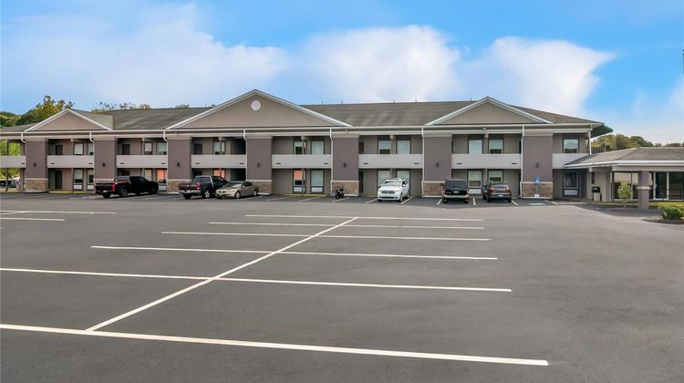 Quality Inn Waterbury Exterior