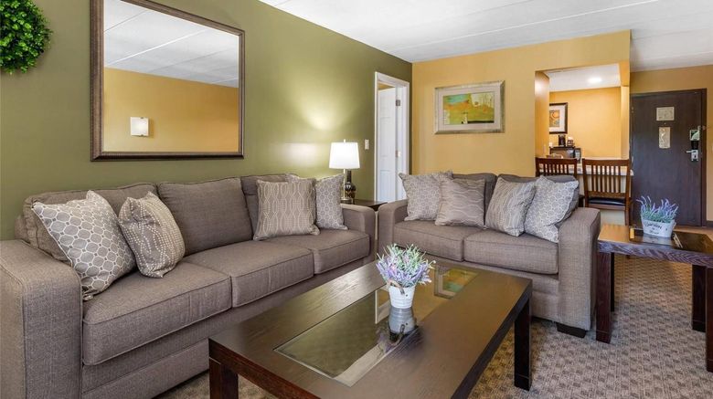 <b>Quality Inn Old Saybrook Suite</b>. Images powered by <a href="https://iceportal.shijigroup.com/" title="IcePortal" target="_blank">IcePortal</a>.