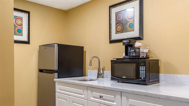 Quality Inn Old Saybrook Suite