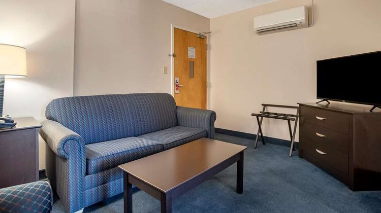 Econo Lodge Resort Suite