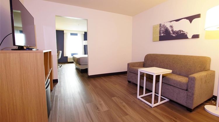 Quality Inn & Suites Georgetown Suite