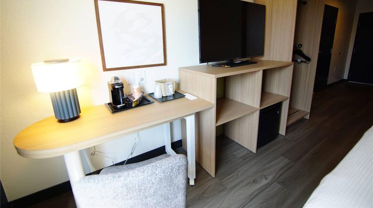 Quality Inn & Suites Georgetown Room
