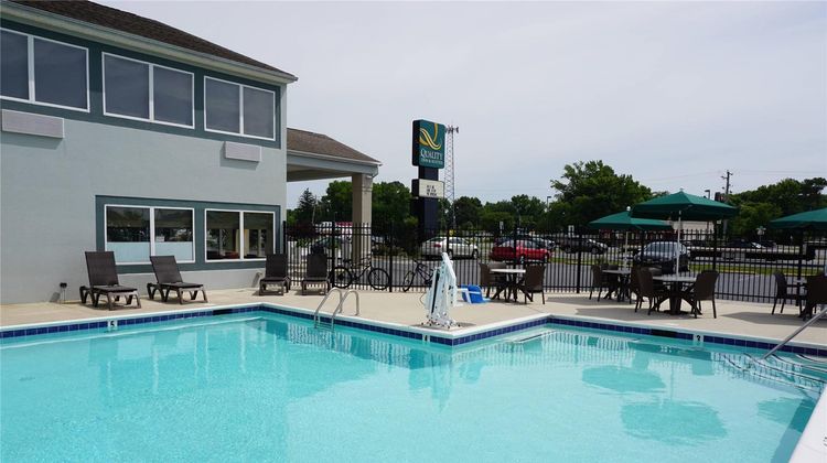 Quality Inn & Suites Georgetown Pool