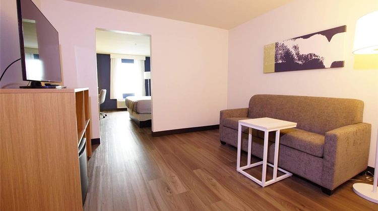 Quality Inn & Suites Georgetown Suite
