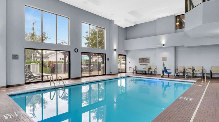 Country Inn & Suites by Radisson Dewey Pool