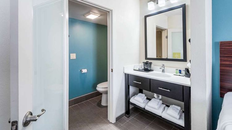 Sleep Inn & Suites Rehoboth Beach Area Room