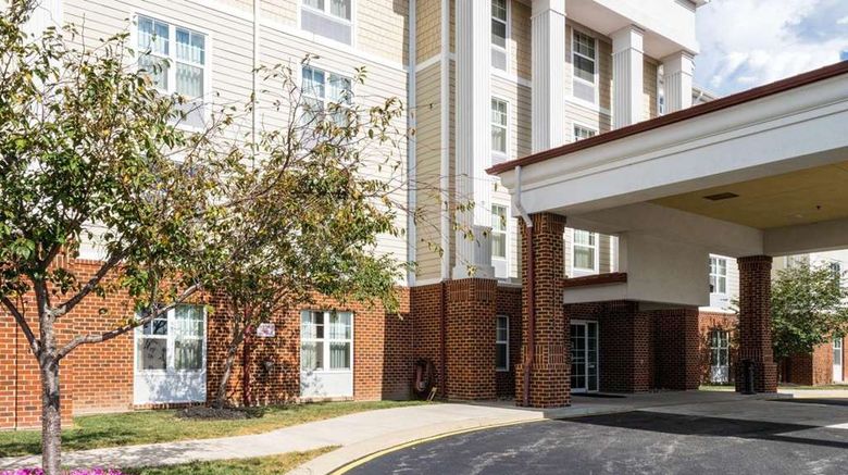 <b>MainStay Suites Exterior</b>. Images powered by <a href="https://iceportal.shijigroup.com/" title="IcePortal" target="_blank">IcePortal</a>.
