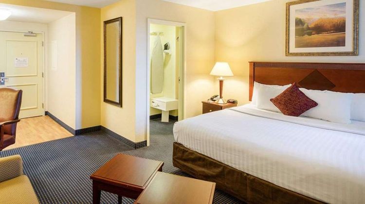 MainStay Suites Suite