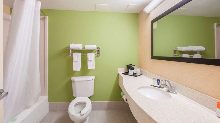 Sleep Inn and Suites Dover University Area Room