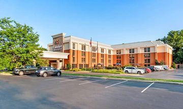 Comfort Inn & Suites Newark