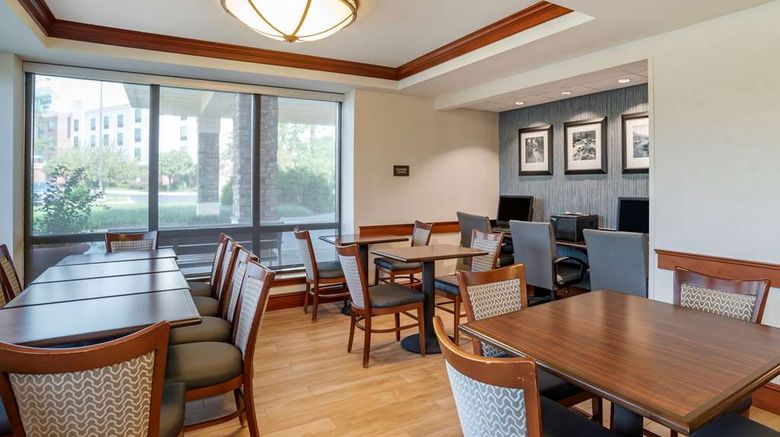 <b>Comfort Inn & Suites Newark Restaurant</b>. Images powered by <a href="https://iceportal.shijigroup.com/" title="IcePortal" target="_blank">IcePortal</a>.